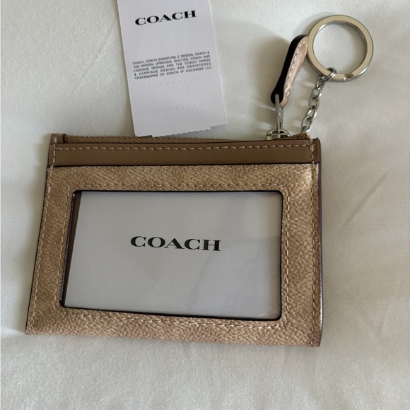 Authentic Coach Beige Card Holder with Keychain - Picture 2 of 2